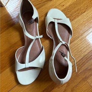 Corso Como Women's Cream Sandals